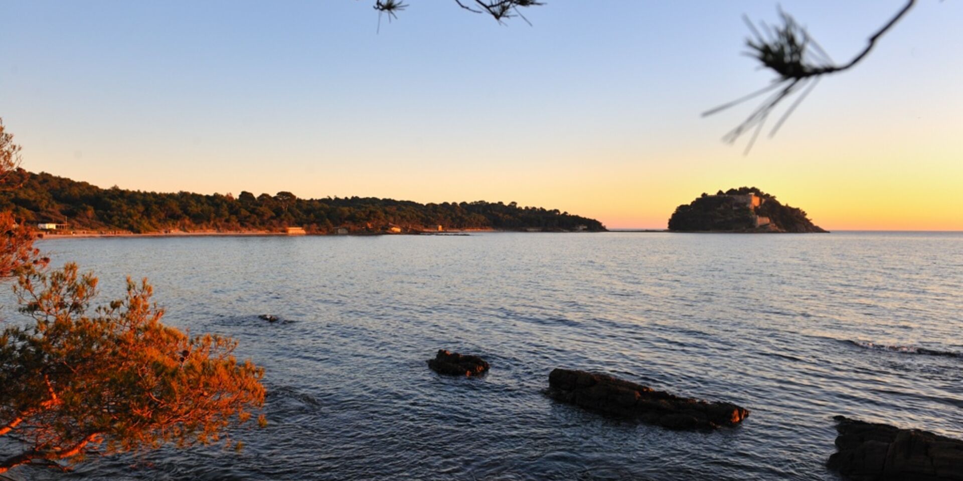 Camping tout près de Cabasson et Brégançon