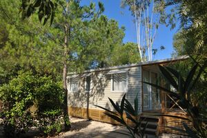 Location standing Hyères mobile-home climatisé