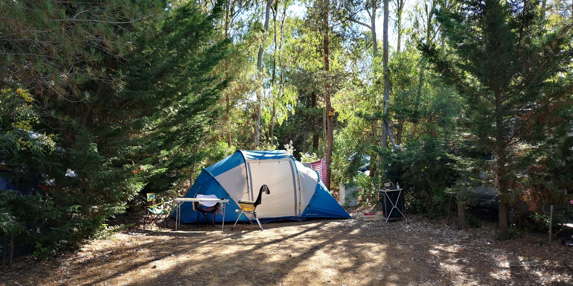 Vue d'une tente en Camping Var