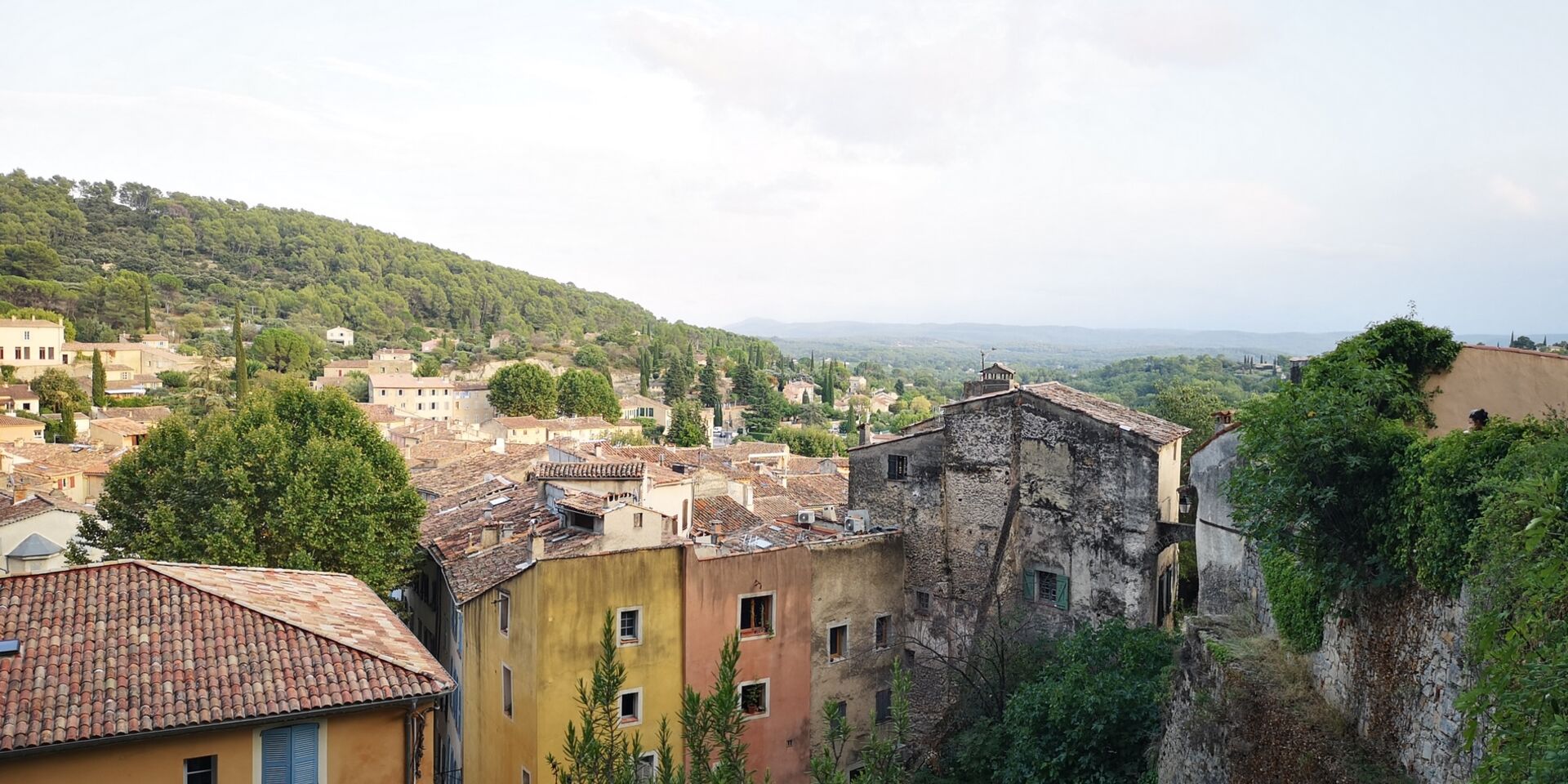 Cotignac village de Provence proche du camping