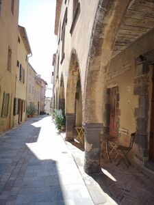 Les rues de Grimaud en Provence dans le Var