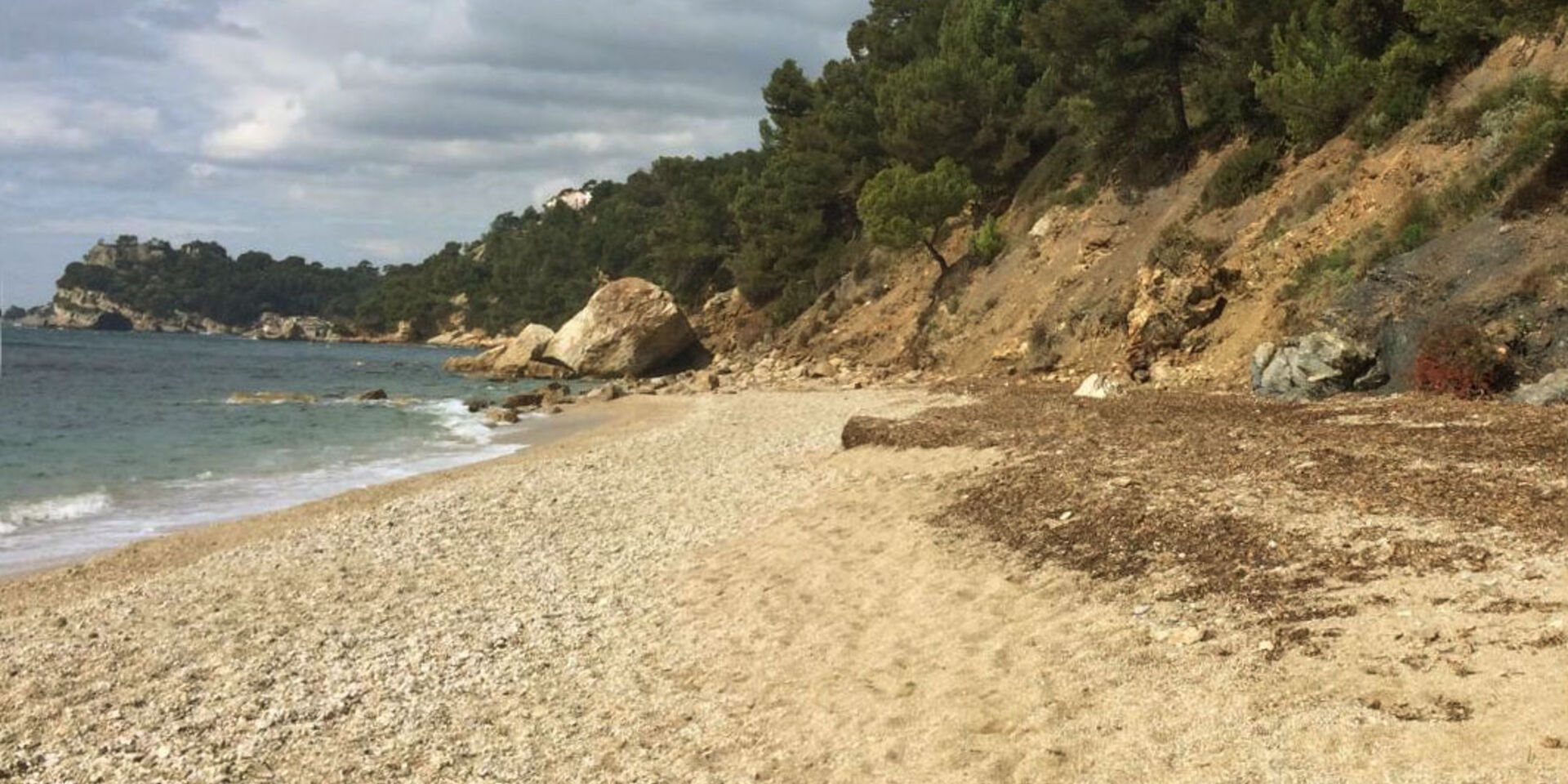 Plage de sable près de Toulon