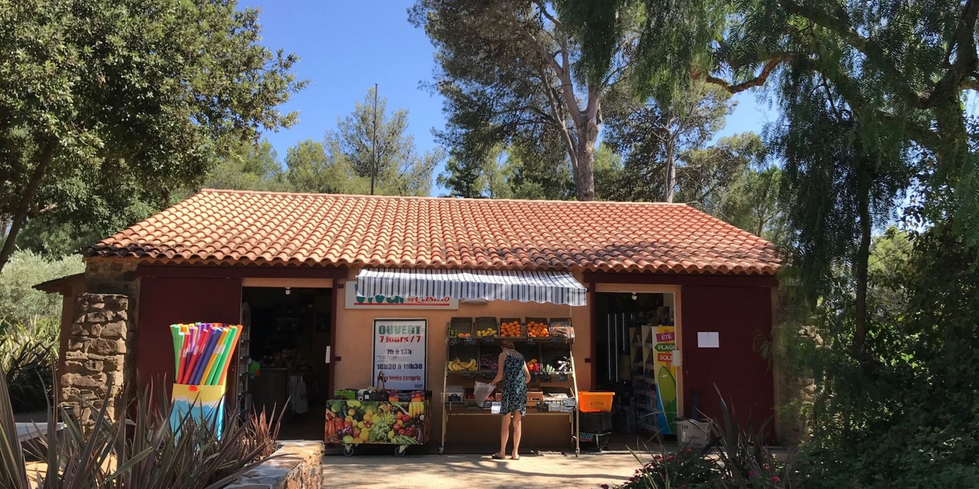 Epicerie en camping 4 étoiles Côte d'azur